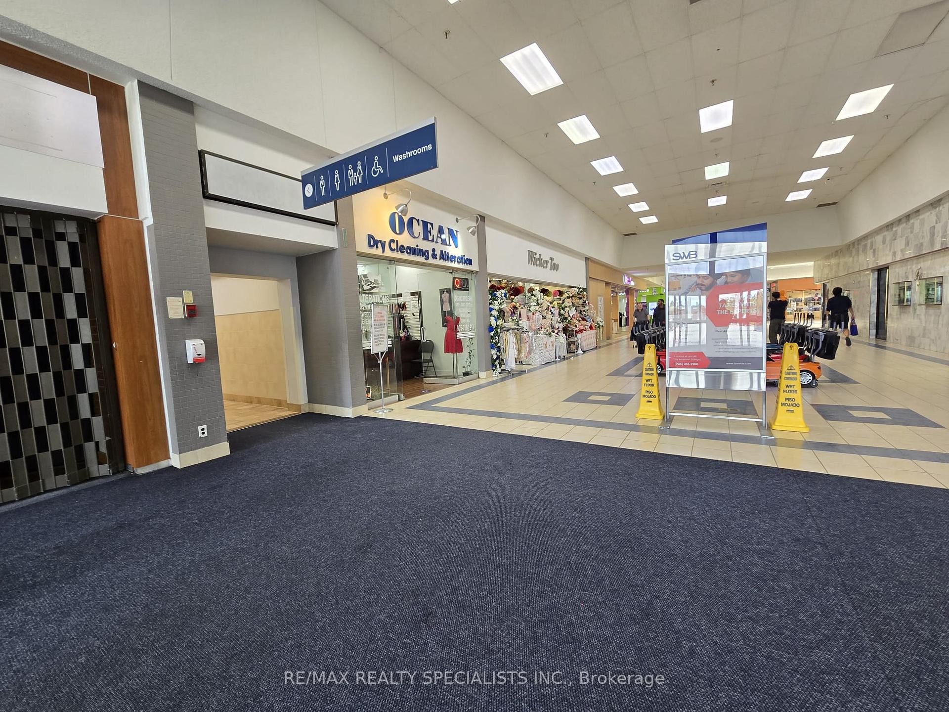 25 - 499 Main Street S, Brampton, ON, exterior