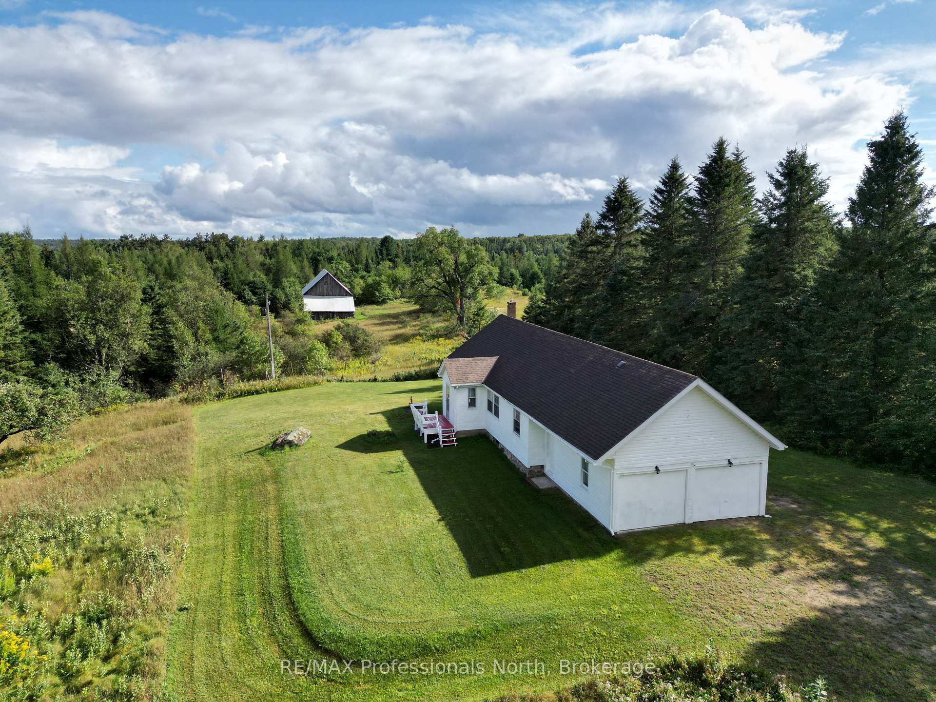 1418 Sedgwick Road, Minden Hills, ON, exterior