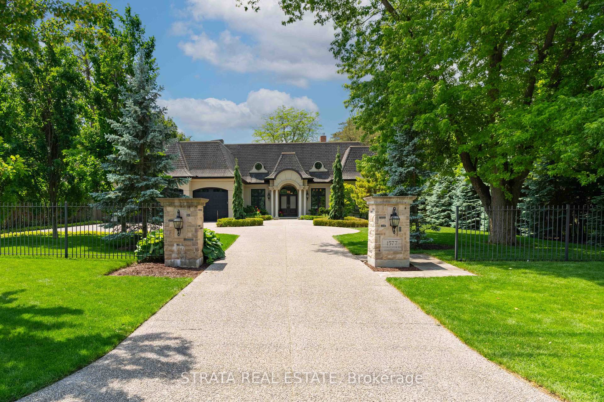 1577 Gloucester Road, London North, ON, exterior