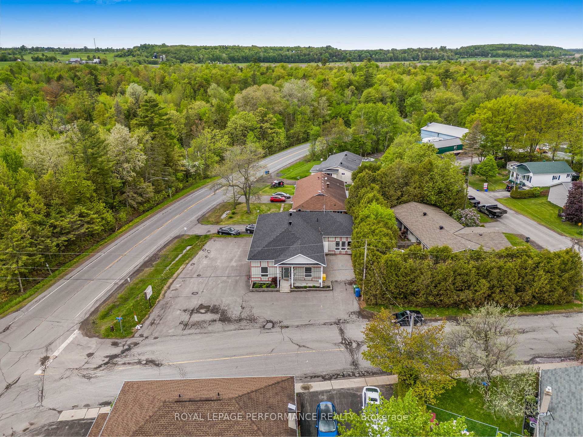 200 Du Comte Street, Alfred and Plantagenet, ON, exterior