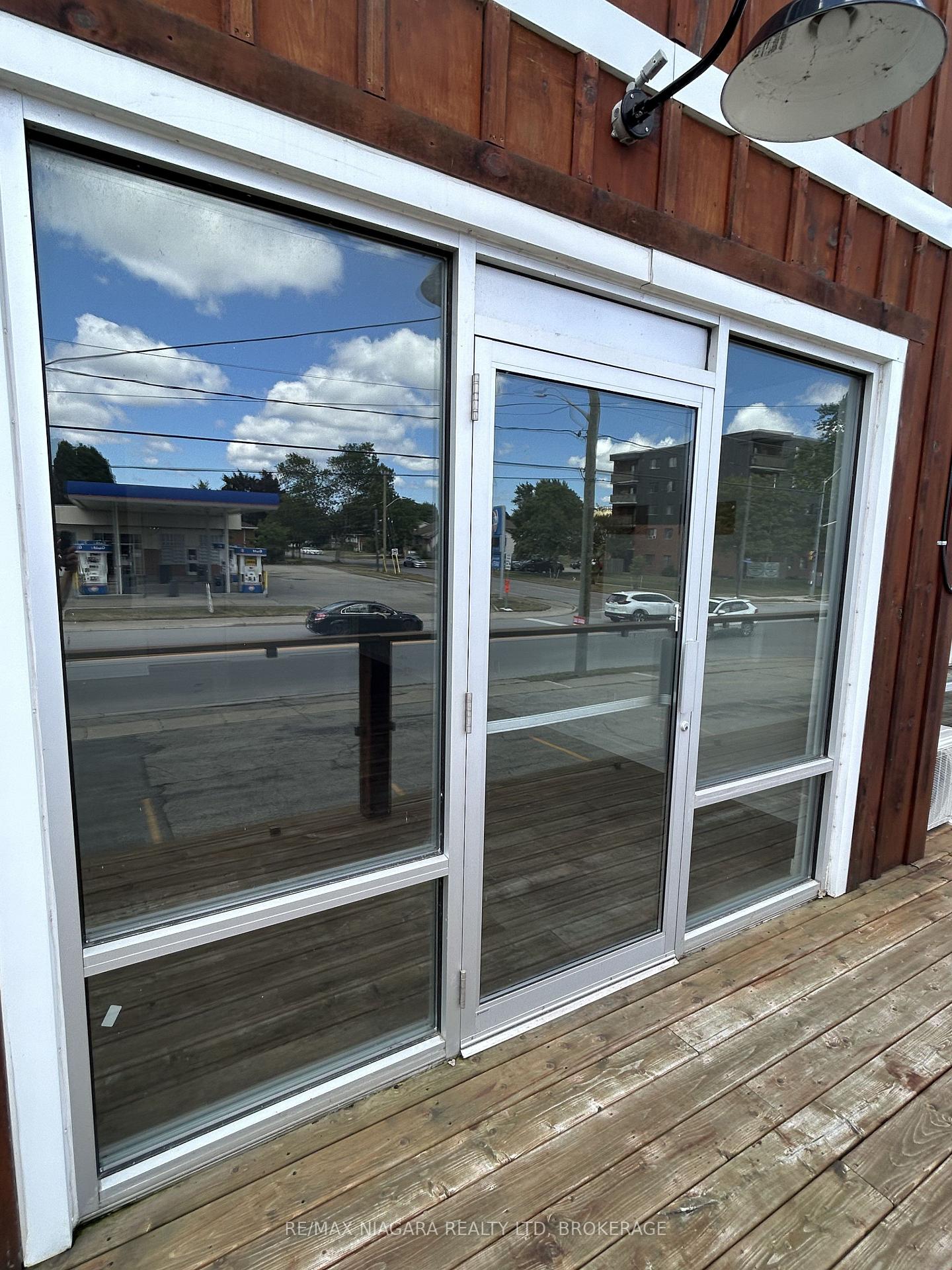 1 - 335 Wellington Street, Port Colborne, ON, exterior