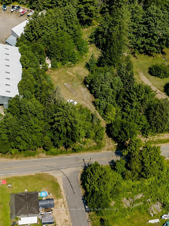 00 East Road, Lake of Bays, ON, exterior