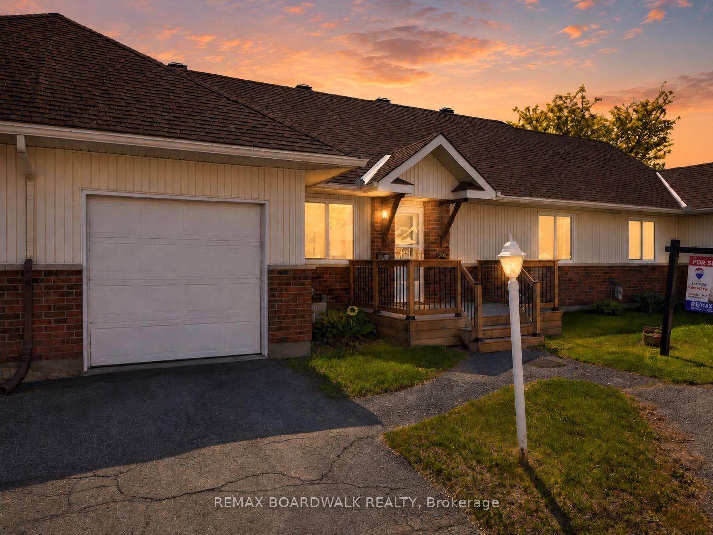 206 Oak Leaf Private, Stittsville - Munster - Richmond, ON, exterior
