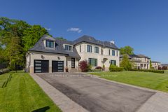15 LAMBERT Common, Oakville, ON, exterior