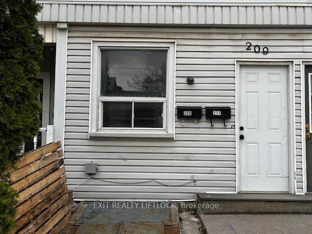 209 Stewart Street, Peterborough, ON, exterior
