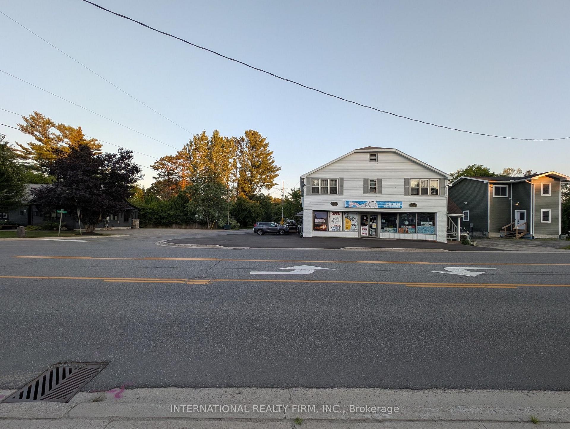 93 West Road, Huntsville, ON, exterior