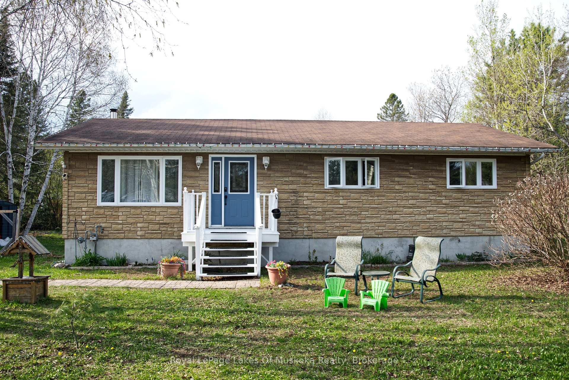 52 Sunshine Street, South River, ON, exterior