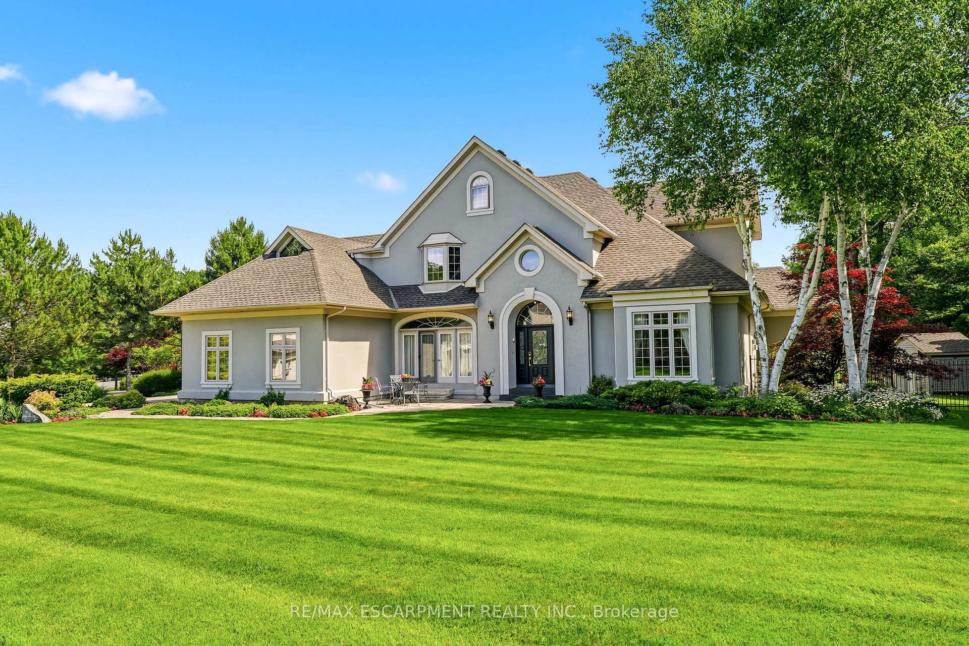 28 Millcreek Court, Hamilton, ON, exterior