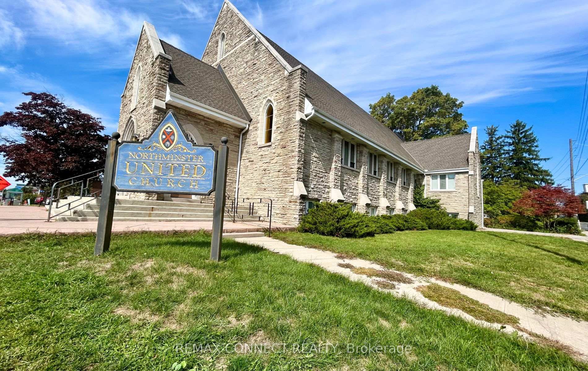 Lower&Office - 676 Simcoe Street N, Oshawa, ON, exterior