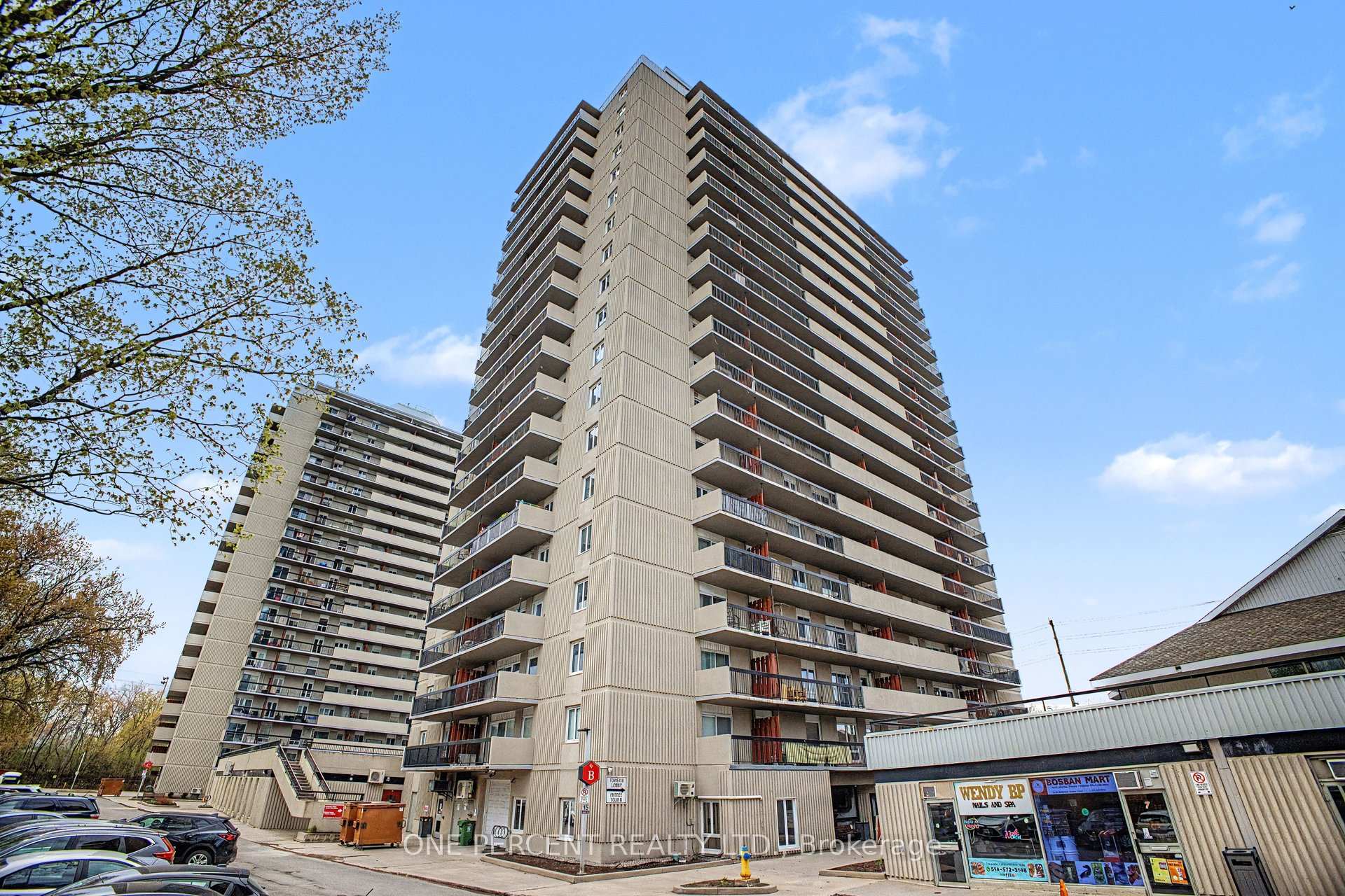 1807 - 158B McArthur Avenue, Vanier and Kingsview Park, ON, exterior