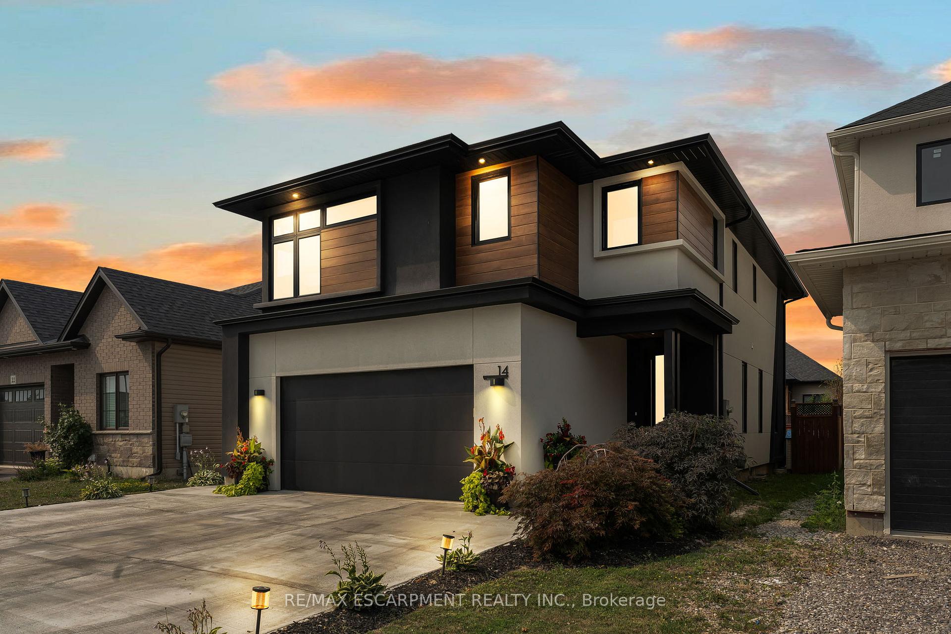 14 Willowbrook Drive, Welland, ON, exterior