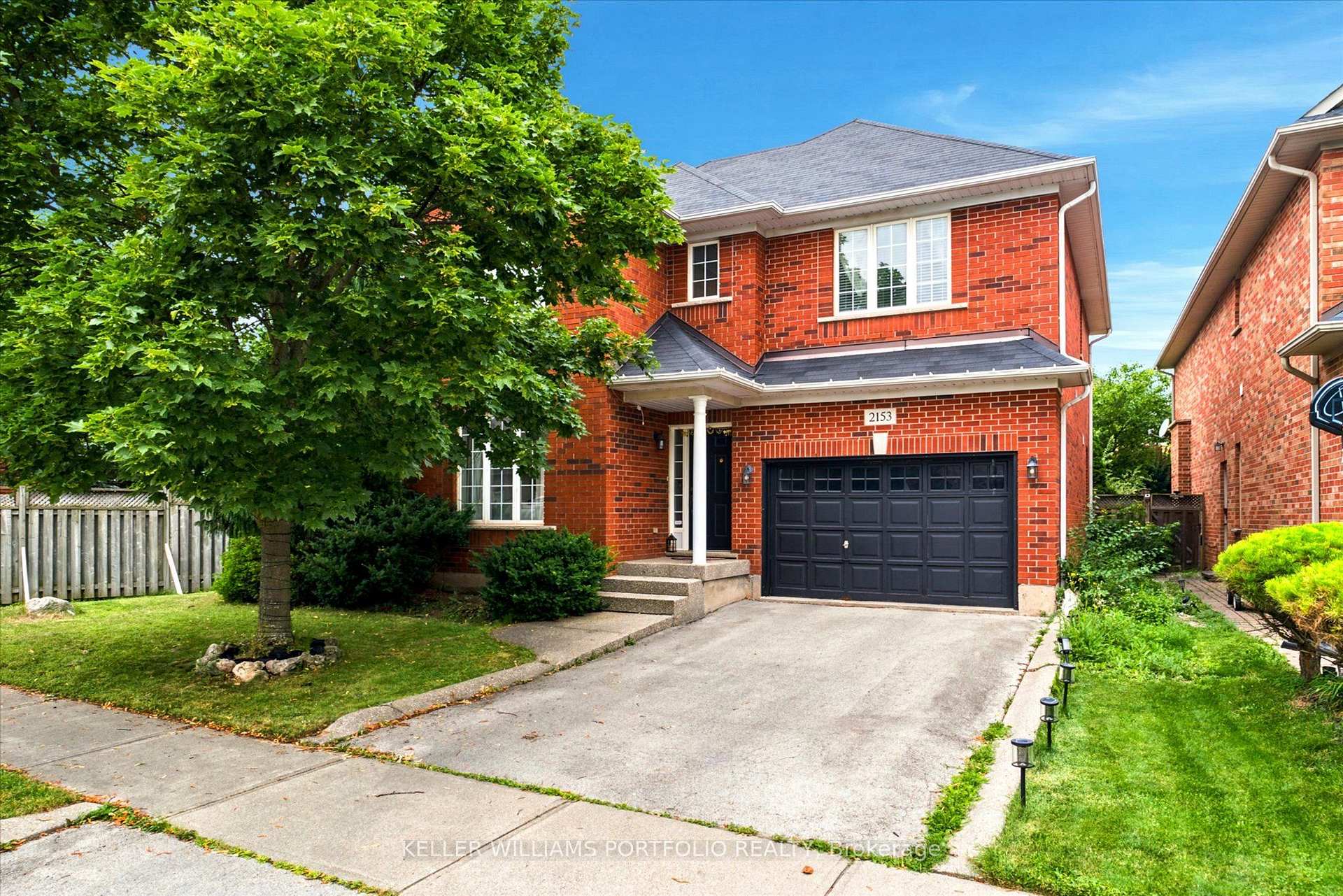 2153 Meadowglen Drive, Oakville, ON, exterior