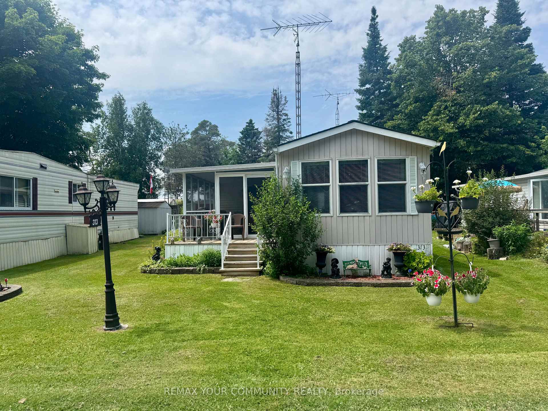 285 Crydermans 313 Side Road, Georgina, ON, exterior