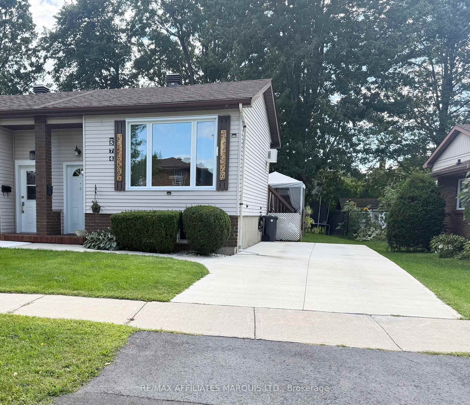 574 Lynwood Drive, Cornwall, ON, exterior