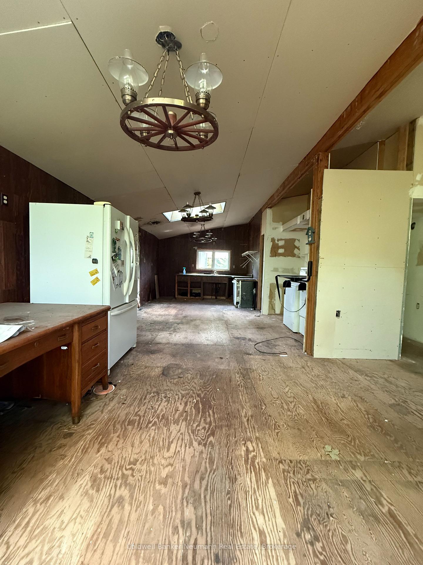 808 Oxbow Park Drive, Wasaga Beach, ON, exterior