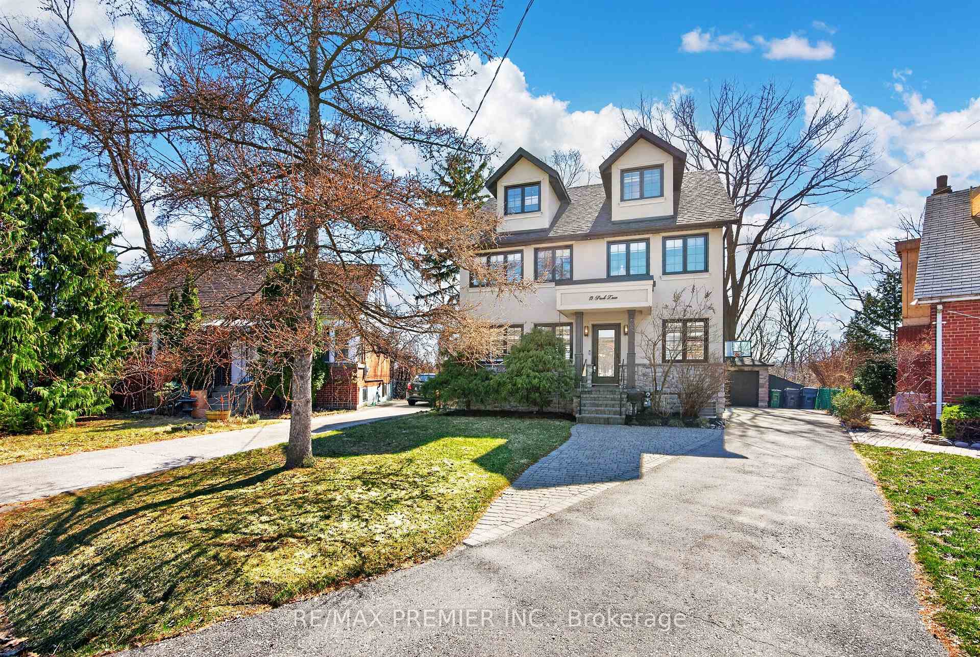 19 Park Lane, Toronto W07, ON, exterior
