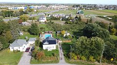 2009 Maple Grove Road, Clarington, ON, exterior