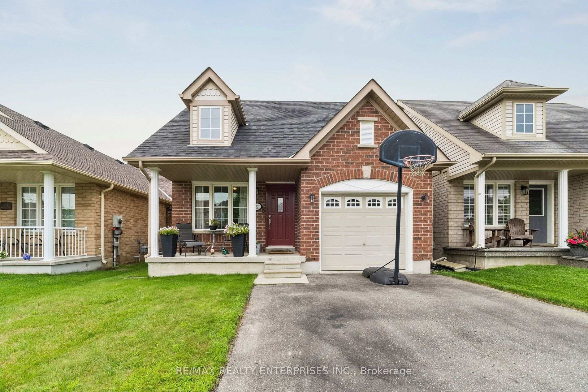 1621 Northfield Avenue, Oshawa, ON, exterior