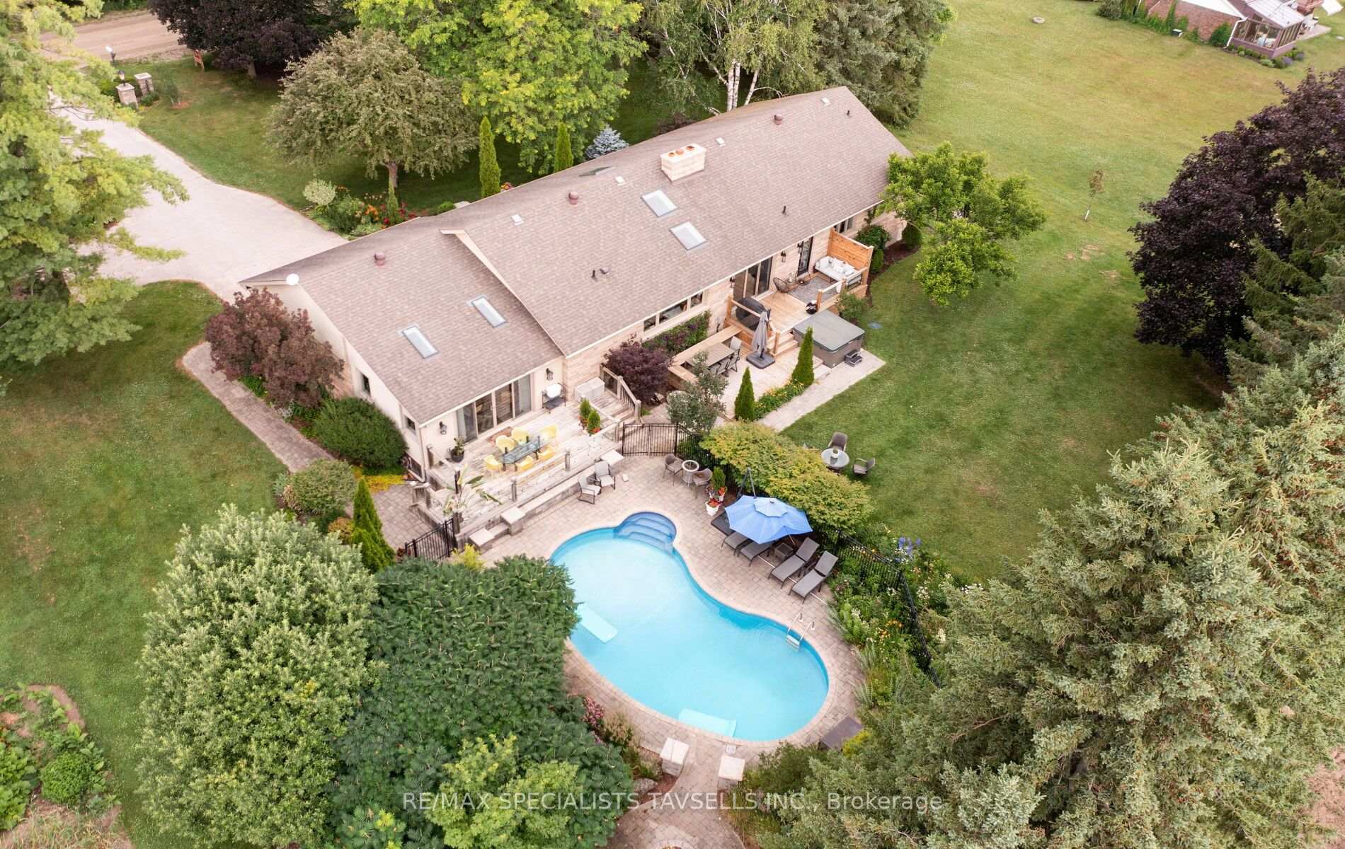 3585 Boston Mills Road, Caledon, ON, exterior