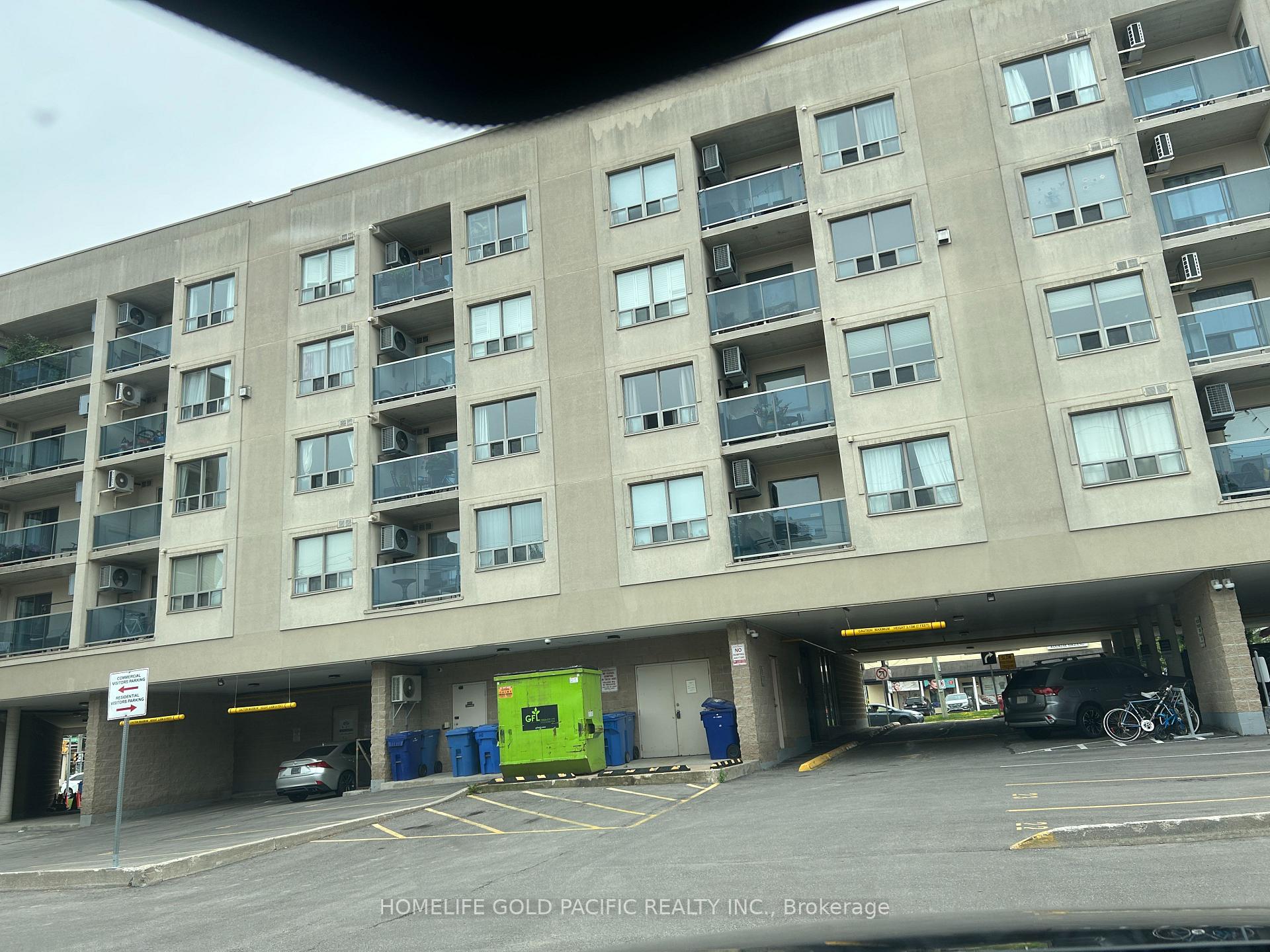 310 - 160 Wellington Street E, Aurora, ON, exterior