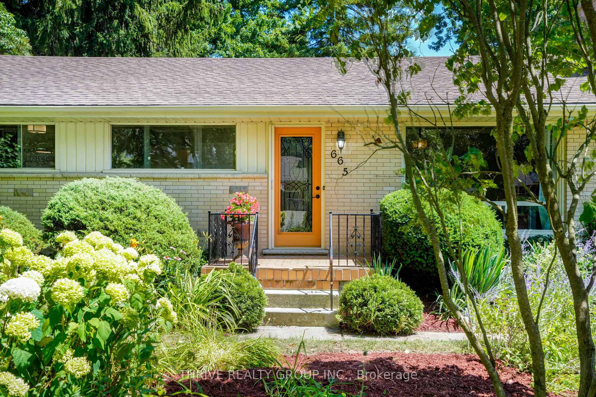 665 Kildare Road, London North, ON, exterior
