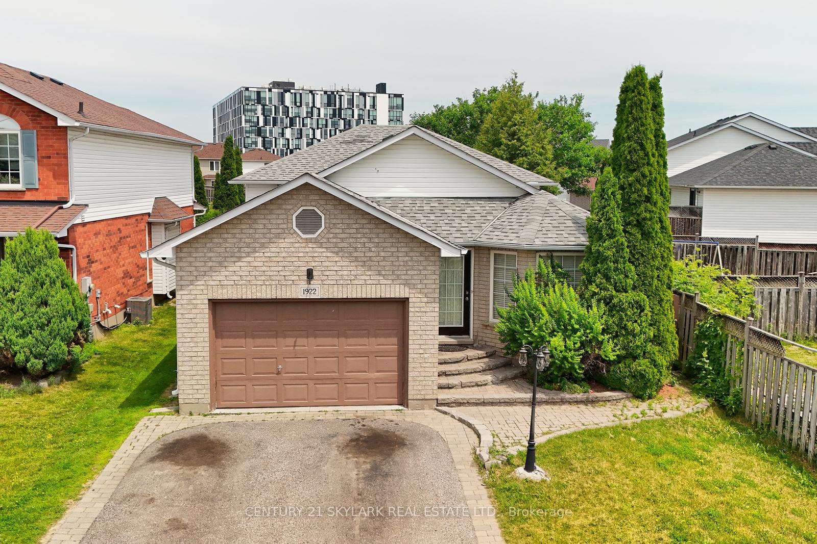 1922 Dalhousie Crescent, Oshawa, ON, exterior