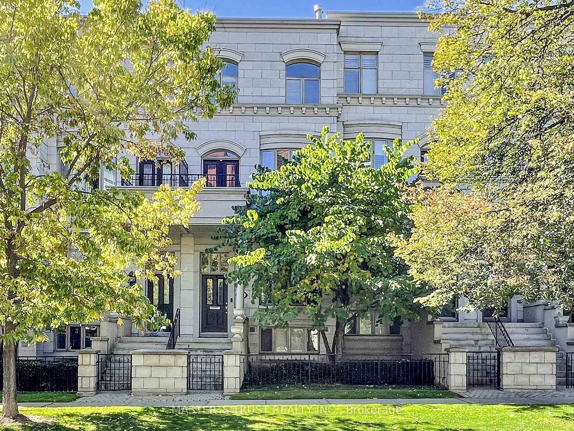 11 - 260 Russell Hill Road, Toronto C02, ON, exterior