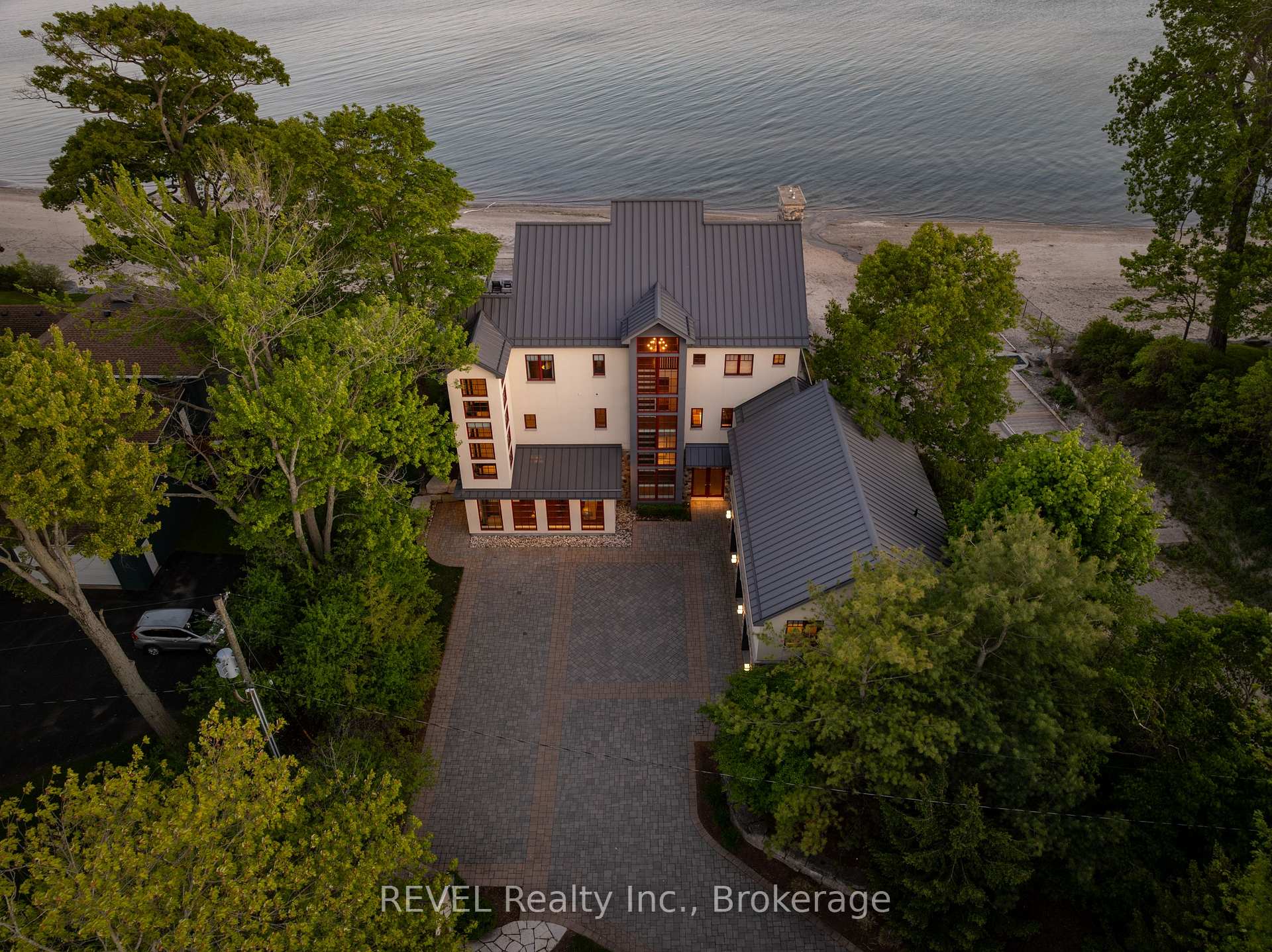 3067 Thunder Bay Road, Fort Erie, ON, exterior