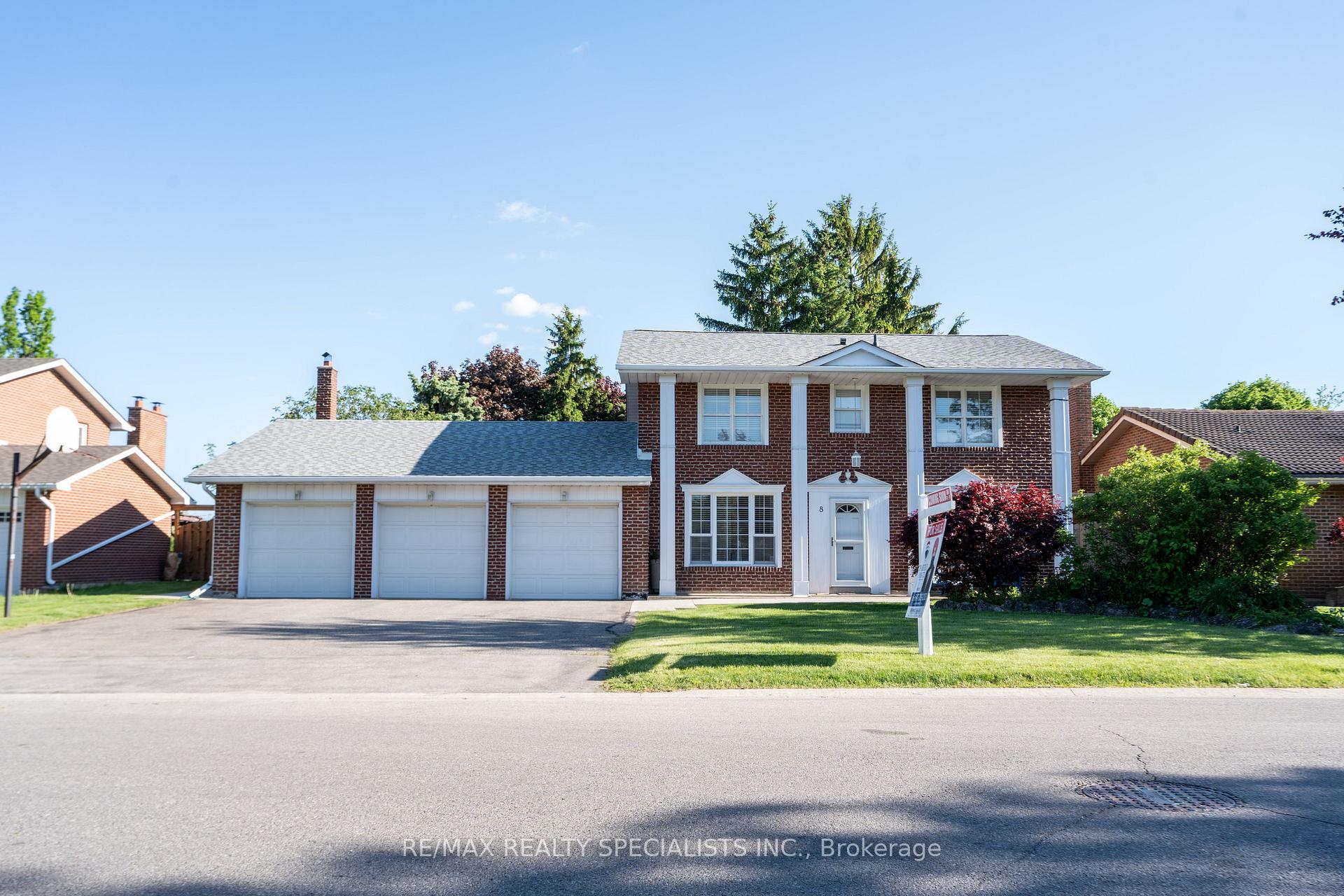 8 River View Drive, Brampton, ON, exterior