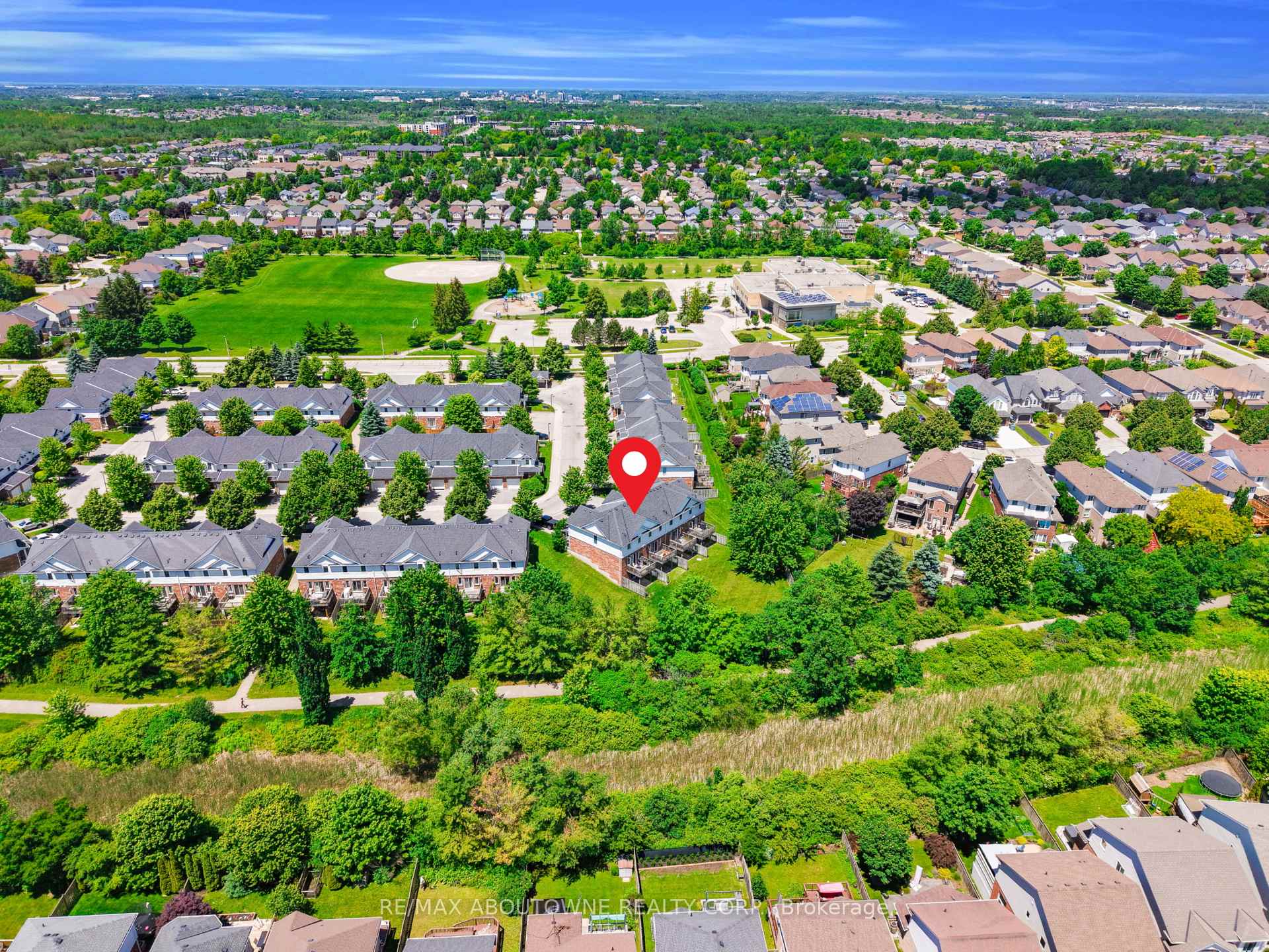 15 - 151 Clairfields Drive E, Guelph, ON, exterior