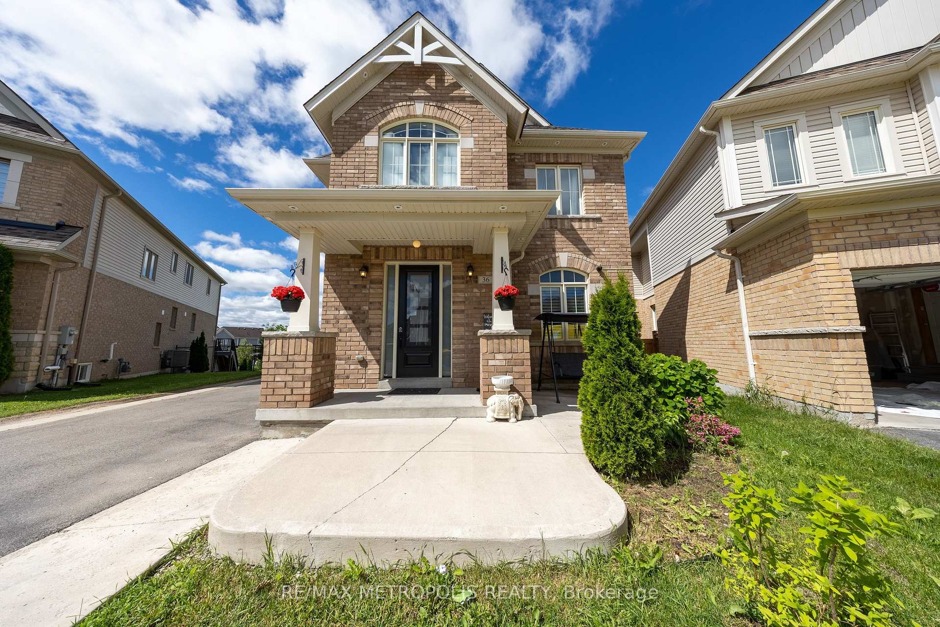36 Michaelis Street, New Tecumseth, ON, exterior
