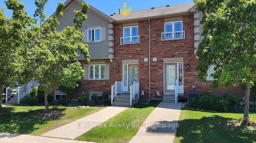 43 - 227 Harvie Road, Barrie, ON, exterior