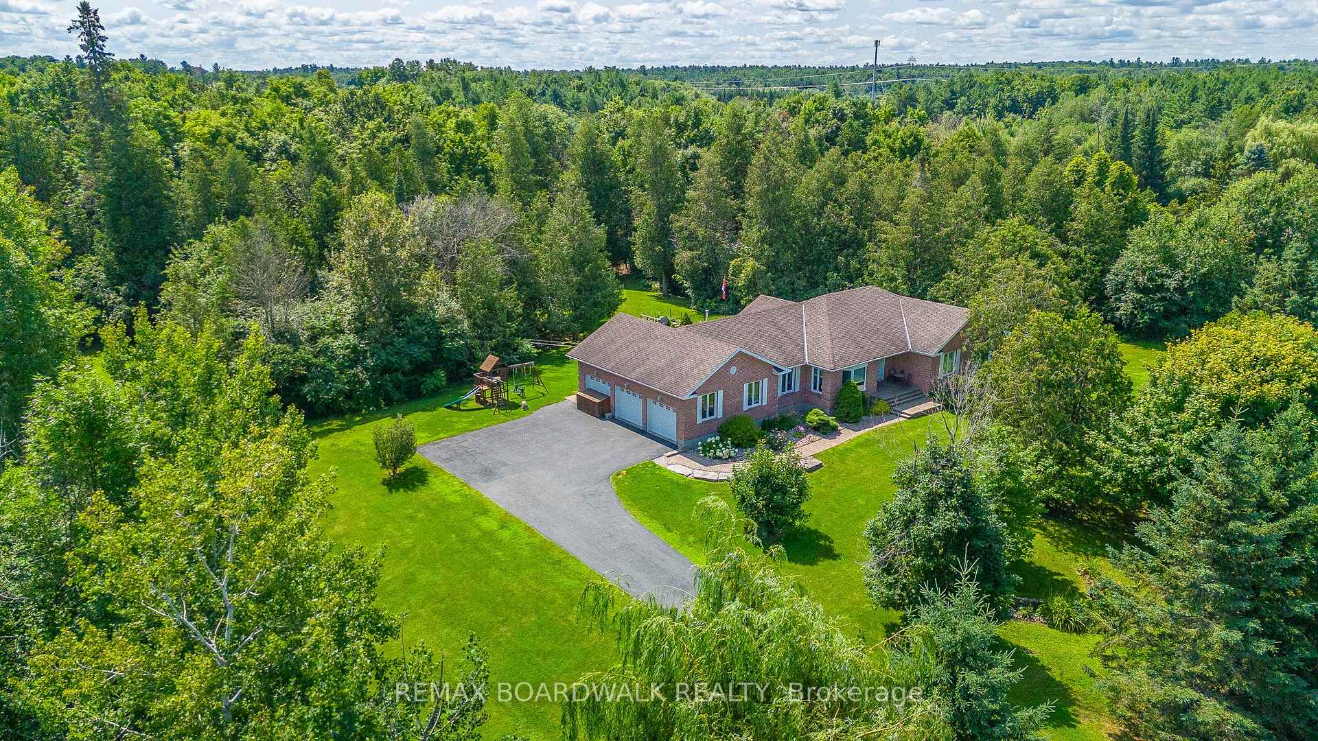 14 Panandrick View Drive, Kanata, ON, exterior