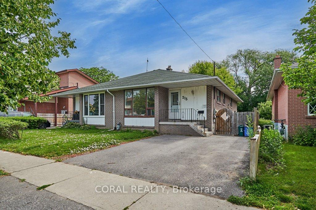 213 Cabot Street, Oshawa, ON, exterior