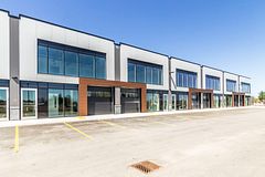 27 - 589 Hanlon Creek Boulevard, Guelph, ON, exterior