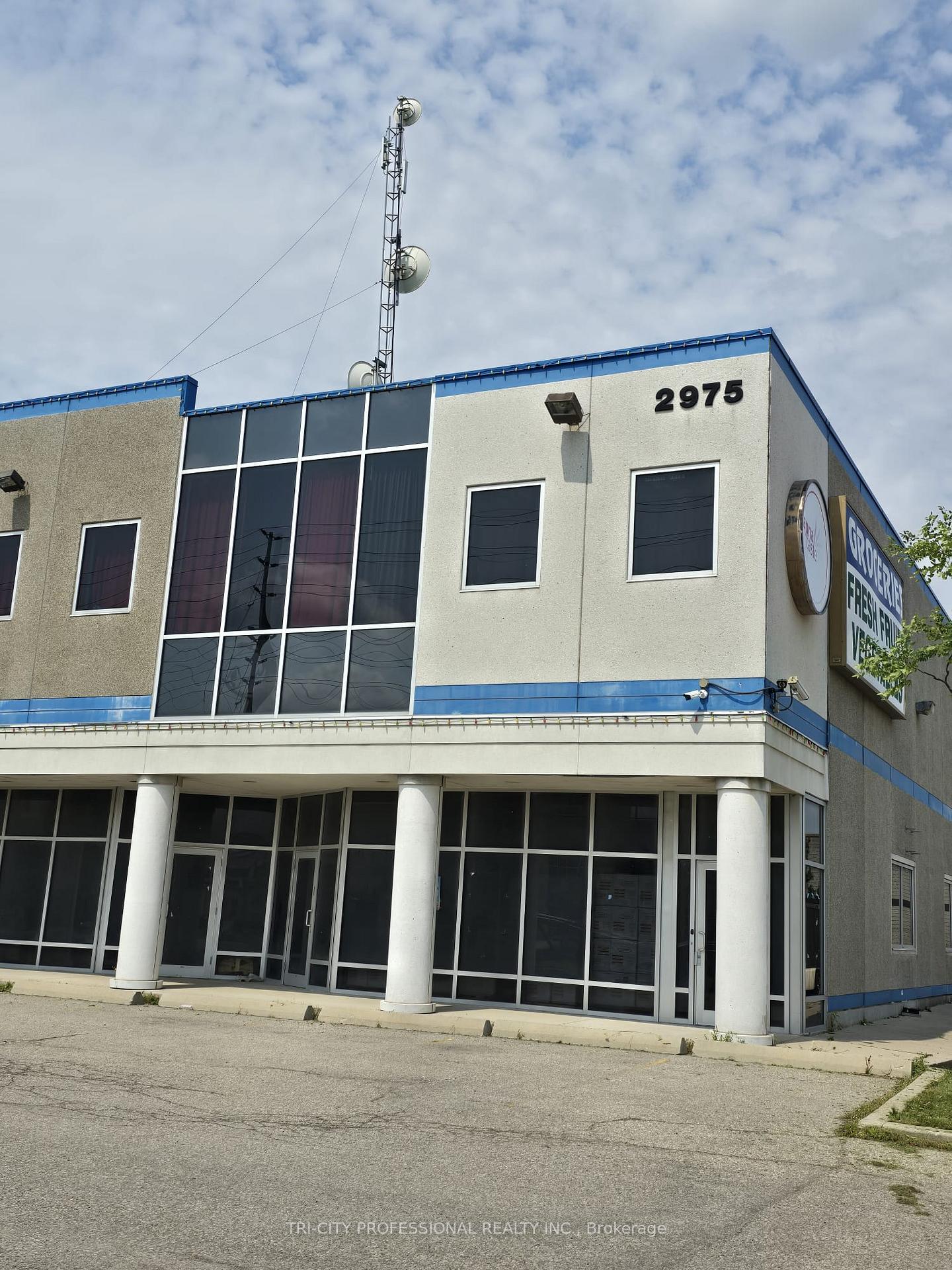217 - 2975 Drew Road, Mississauga, ON, exterior