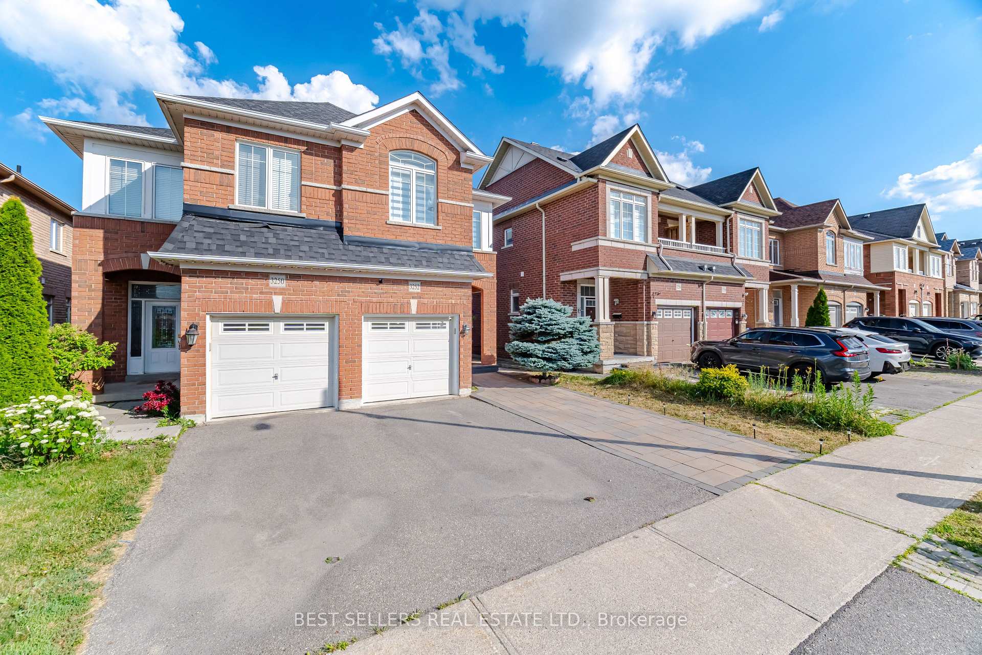 3252 Sunlight Street, Mississauga, ON, exterior