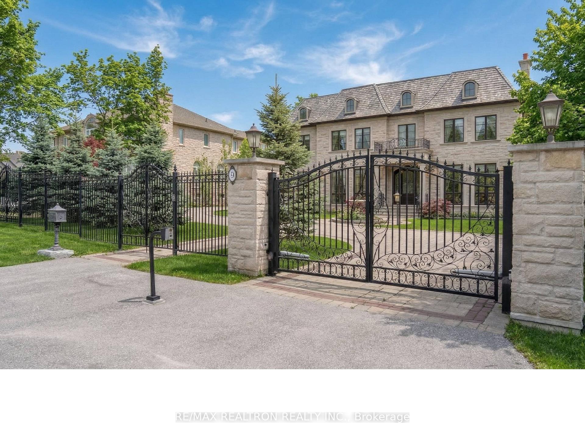 9 Thornbank Road, Vaughan, ON, exterior