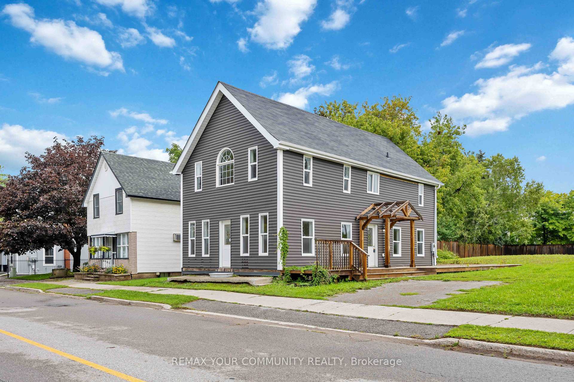 4973 Old Brock Road, Pickering, ON, exterior