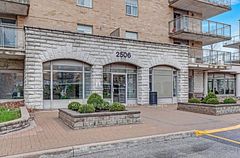 501 - 2506 Rutherford Road, Vaughan, ON, exterior