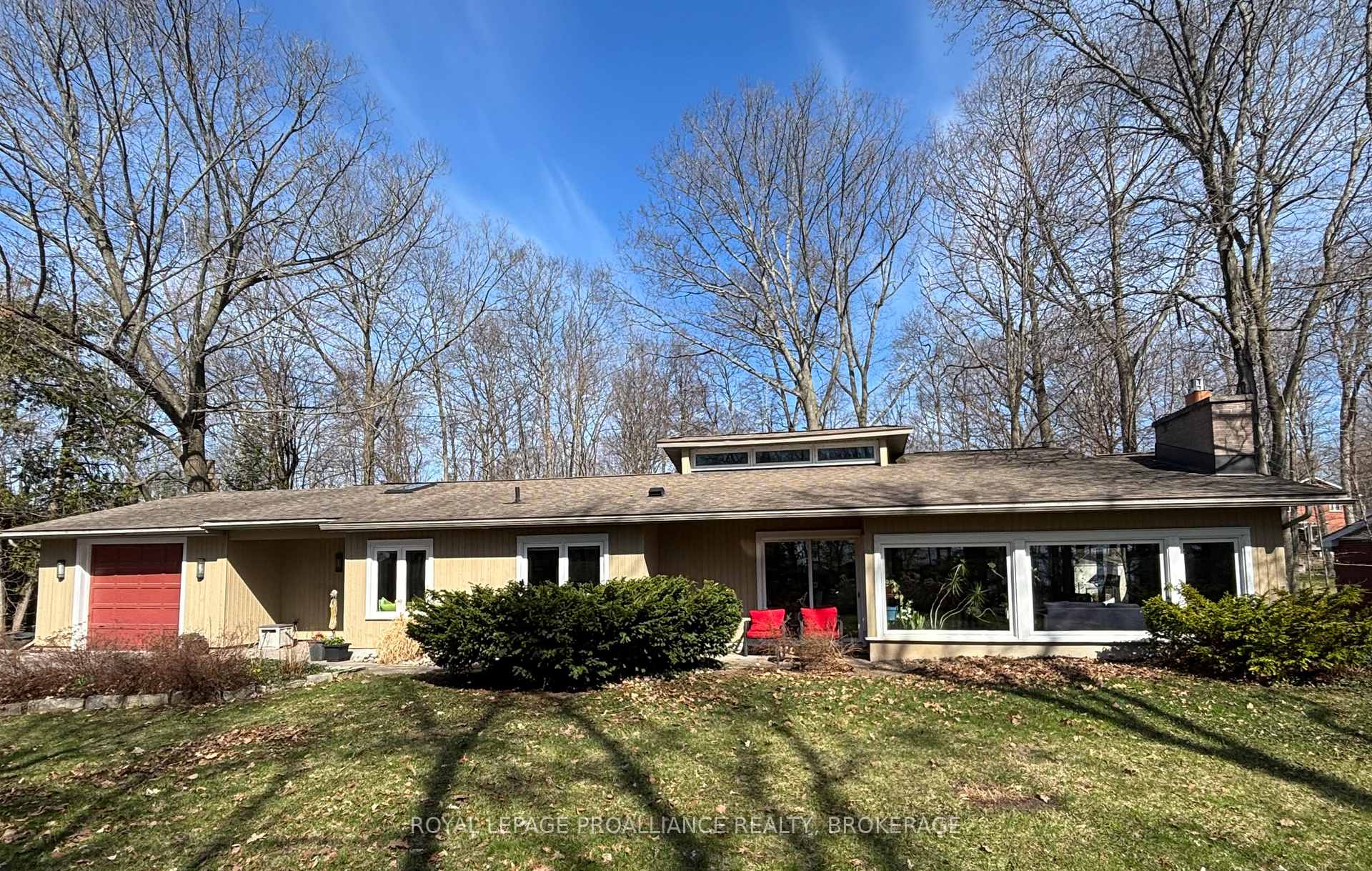 27 Riverside Drive, Kingston, ON, exterior