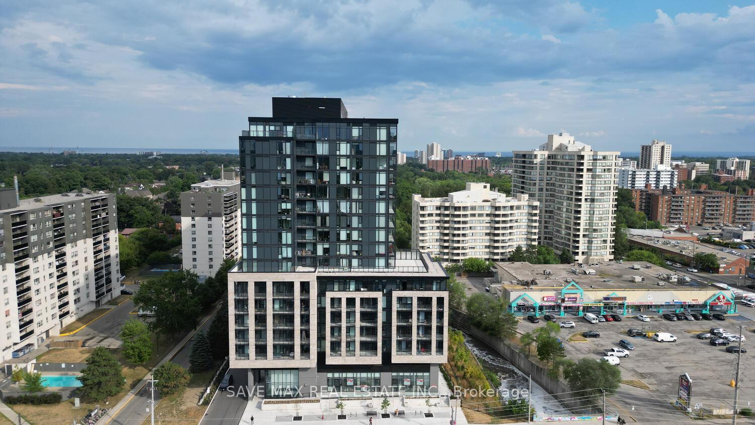 916 - 86 Dundas Street E, Mississauga, ON, exterior