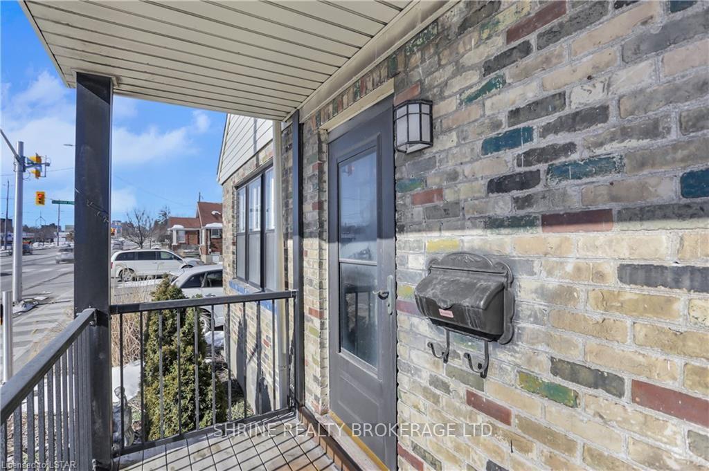 367 Springbank Drive, London South, ON, exterior