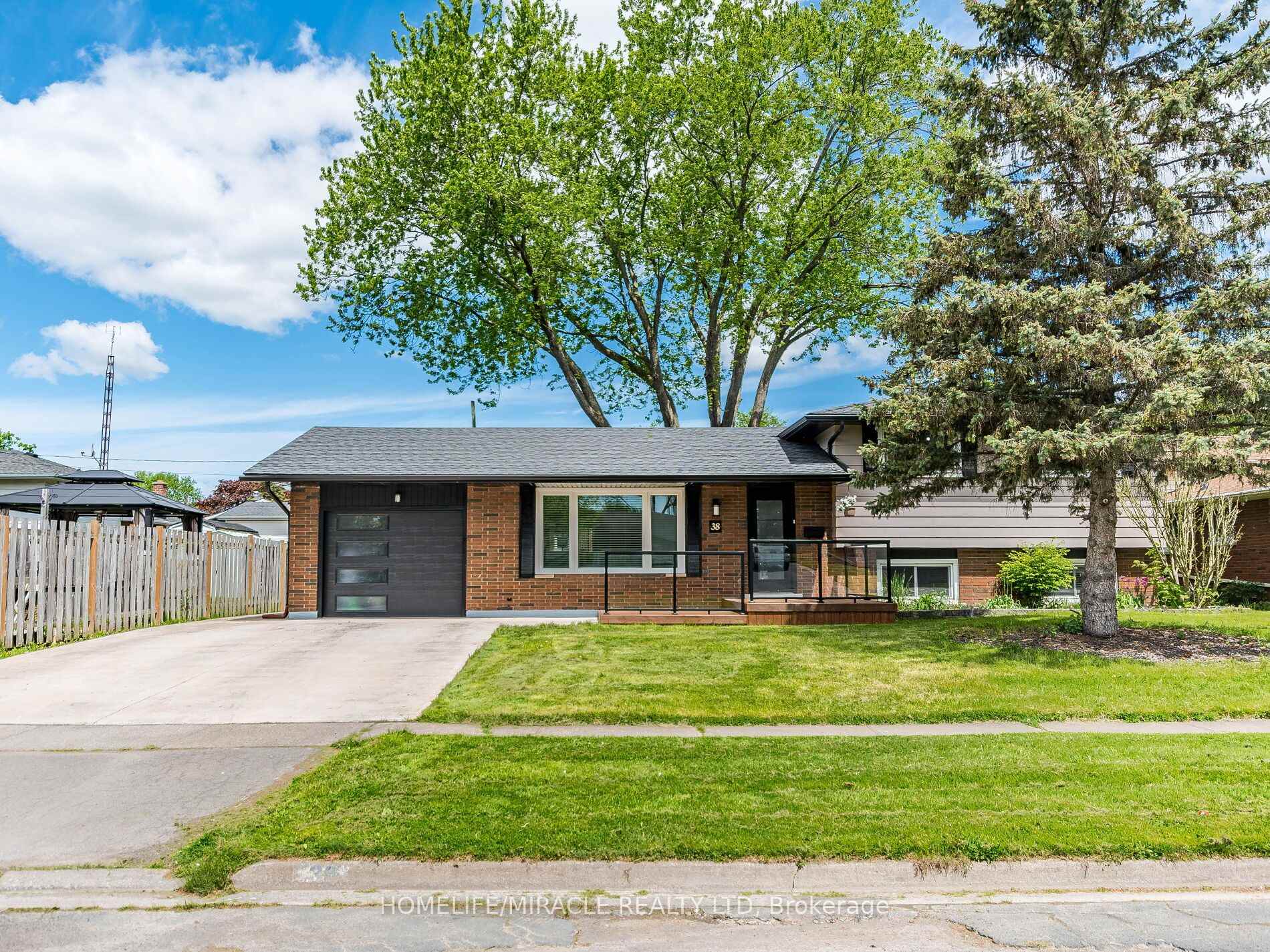 38 Martha Court, Welland, ON, exterior