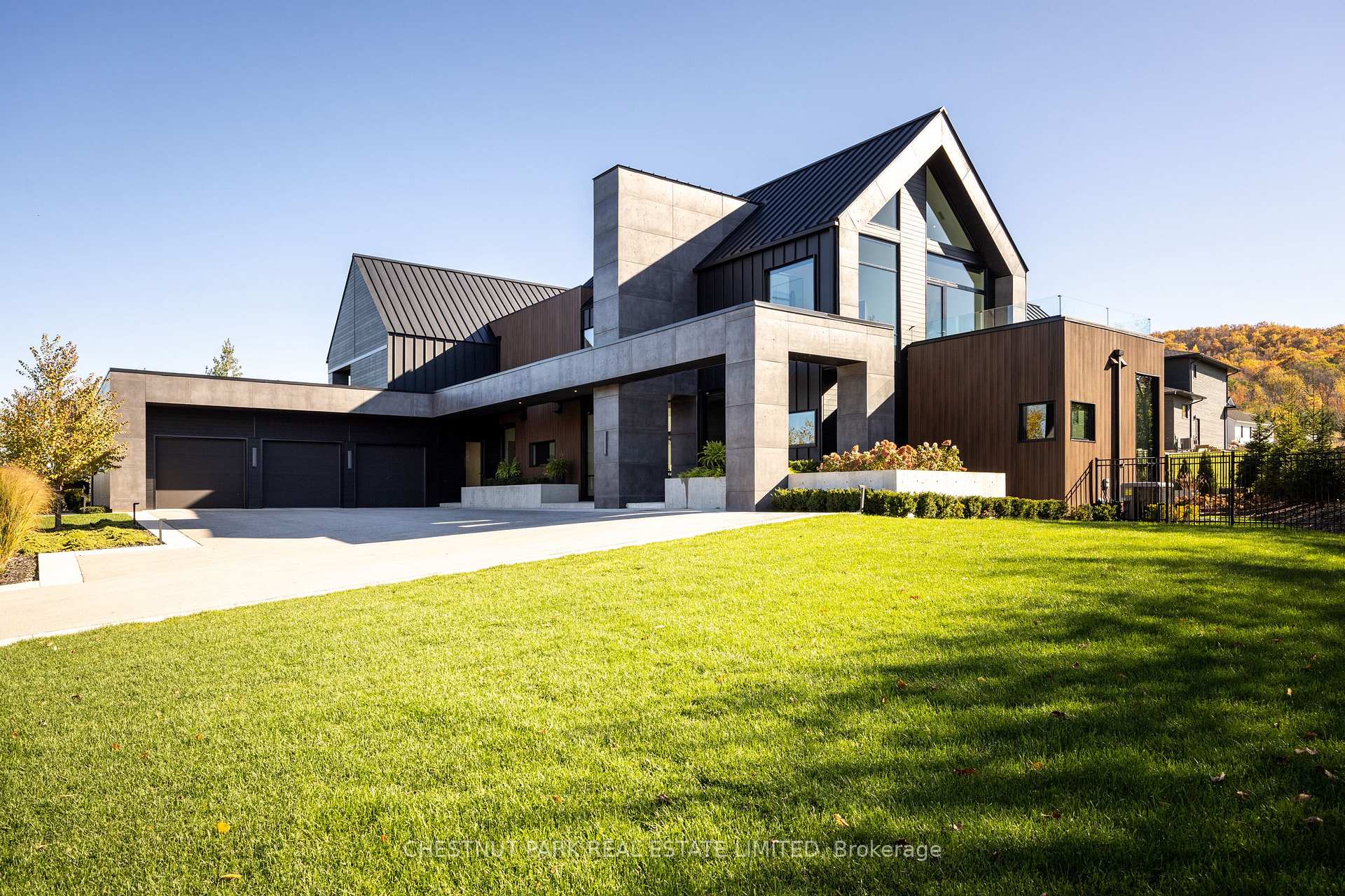 112 Stone Zack Lane, Blue Mountains, ON, exterior
