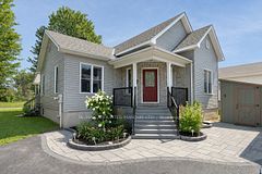 4306 Schell Street, South Dundas, ON, exterior
