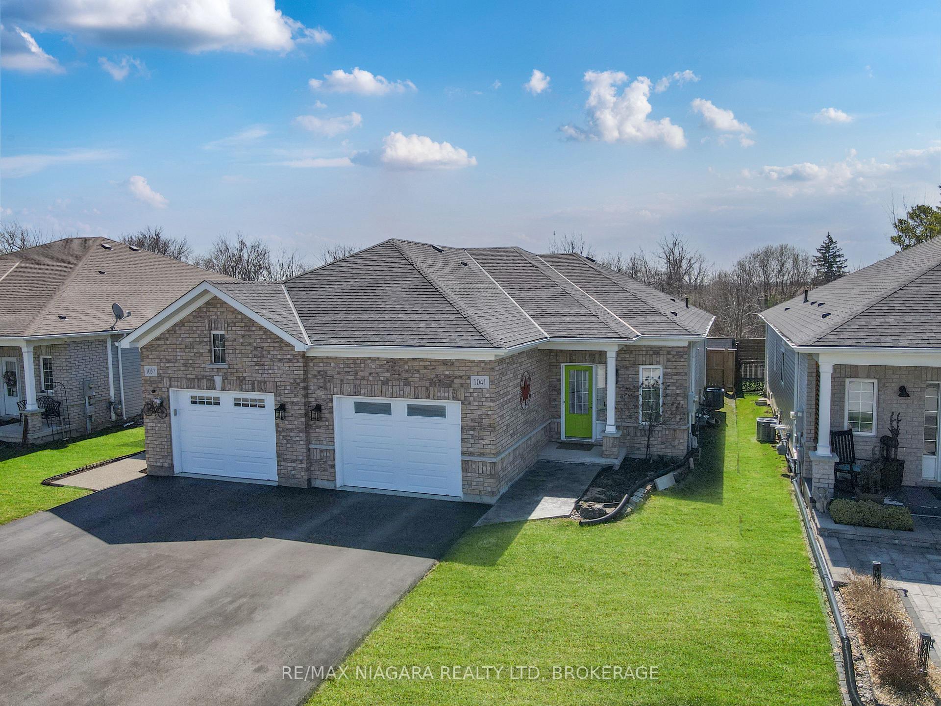1041 Meadowood Street, Fort Erie, ON, exterior