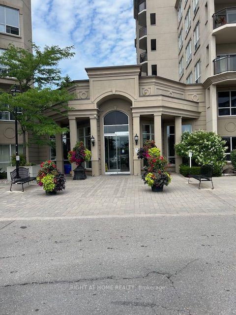 403 - 2 Maison Parc Court, Vaughan, ON, exterior