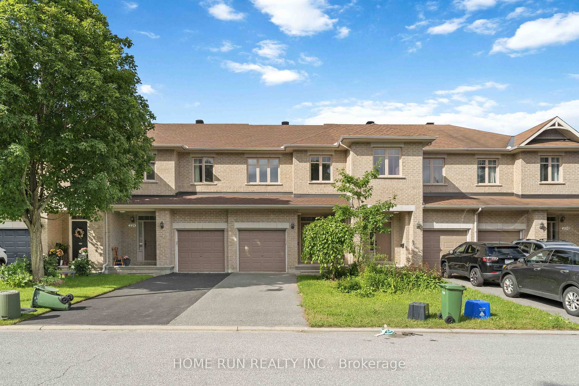 230 Badgeley Avenue, Kanata, ON, exterior