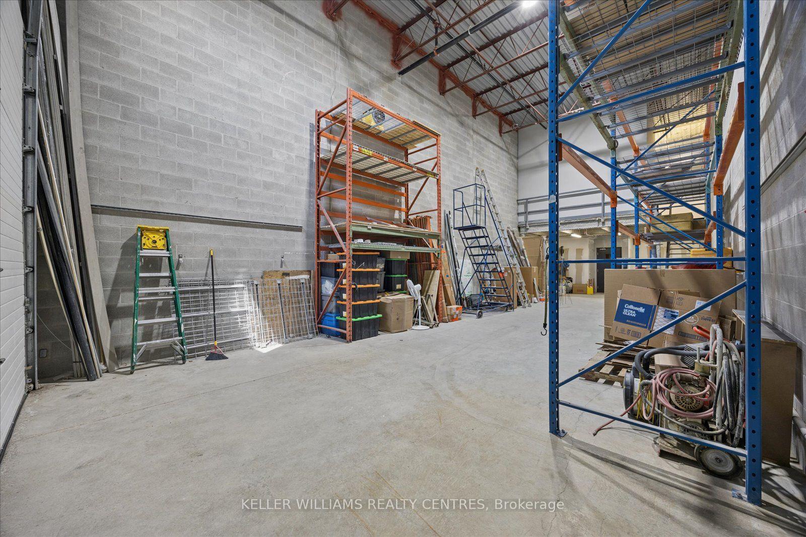 8 - 235 Industrial Parkway S, Aurora, ON, exterior